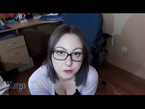 ❤️ 性感的眼镜女孩在镜头前深深地吸吮假阳具 ❤️ Porn video﹏﹏